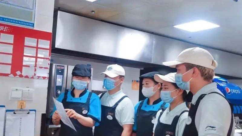 家庭式餐饮加盟，如何打造特色与盈利并存的模式？**