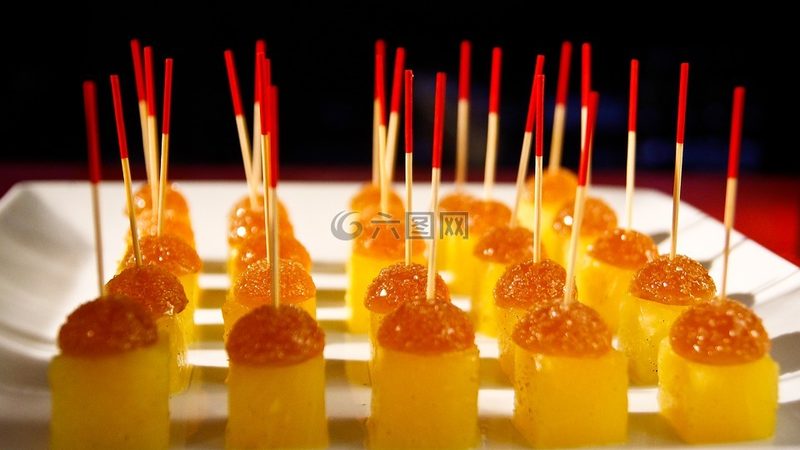 零食行业十大品牌对比：揭秘优缺点与选购技巧